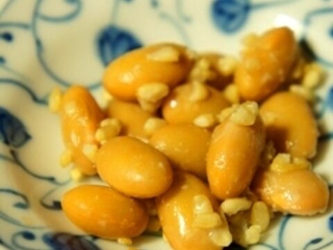 簡単ご飯と酒の友、蒸し大豆の塩麹漬け